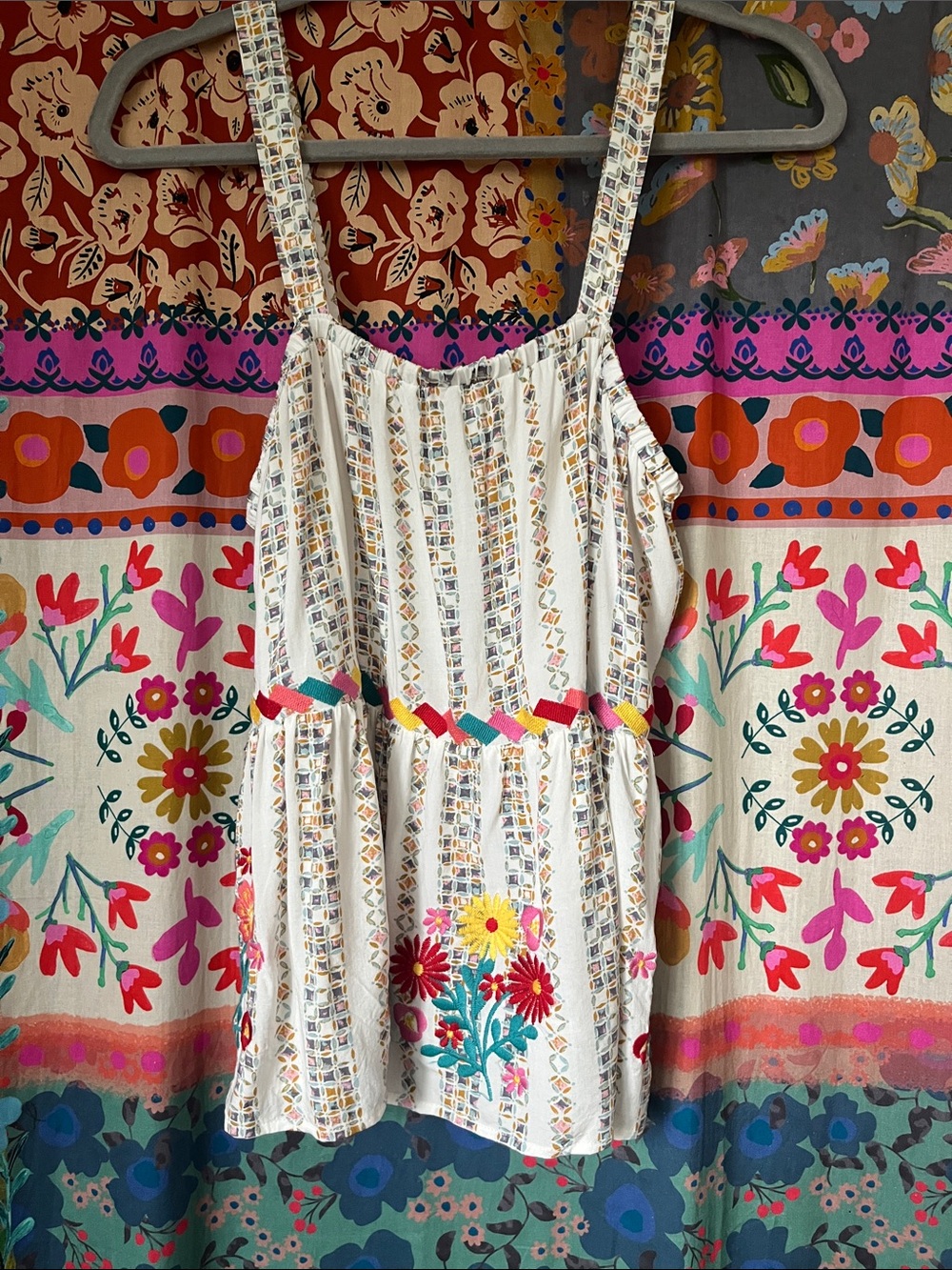 SAVANNA JANE Rayon Boho White Floral Embroidered Top W/Multicolor Trim Size Sm